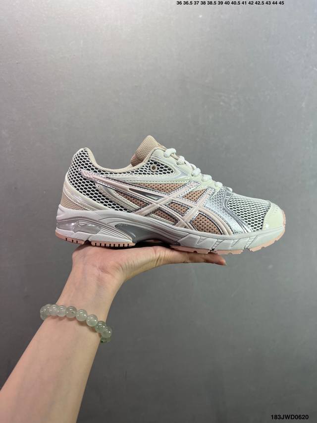 公司级Asics亚瑟士新款Gel-Ds Trainer 14情侣运动鞋时尚复古运动休闲鞋 整体色调采用了米色和绿色等大地色系，宛如将澳大利亚的自然风光浓缩于鞋身