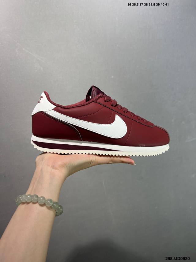 Nike Classic Cortez 耐克经典轻便舒适阿甘鞋休闲跑步鞋运动鞋 纯粹而执着的精神 使得Cortez种在了一代人的心里 无论是否喜欢它复古的鞋型
