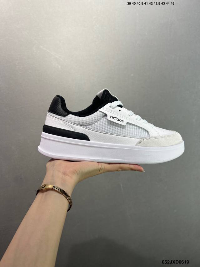 公司级Adidas 阿迪达斯板鞋休闲运动潮流百搭男士皮革拼接网布情侣款 Adidas的板鞋通常强调简约与复古，经典的三条纹设计是其标志性元素，适合喜欢低调、不浮