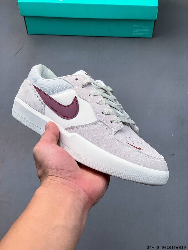 集图 耐克Nike Sb Force 58是一款将前沿创新带入街头的单品，它具有硫化杯底，具有出色的耐用性和灵活性。使用帆布和绒面革，在饰面上放置通风口，它自始