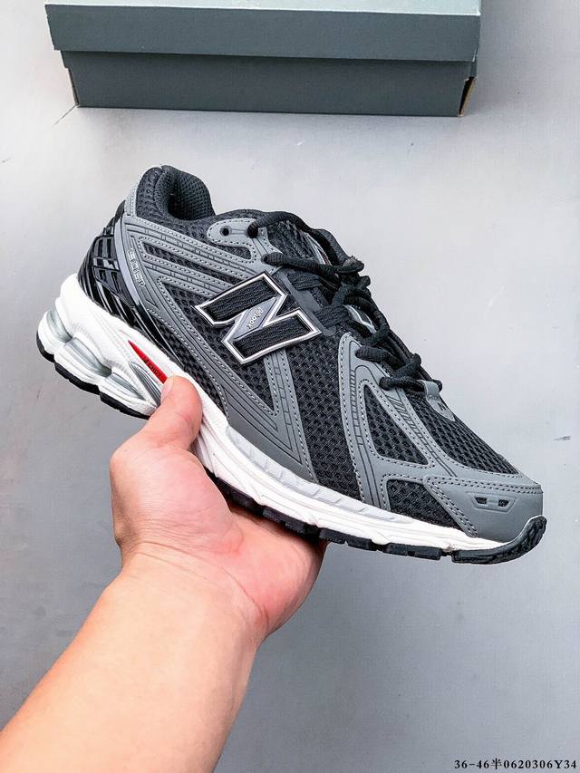 New Balance M1906Ri Nb宝藏老爹鞋款，复古元素叠加，质感超级棒，楦版型材料细节做工精细，货如实拍图 作为Nb最经典的档案鞋型之一，与 2一样