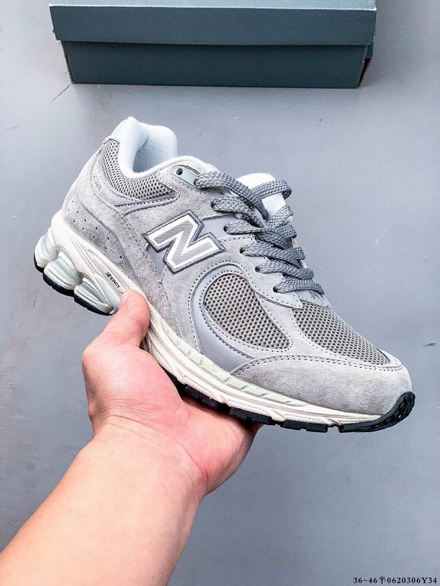 新百伦 New Balance Nb 2 复古运动鞋 Wl 2Ra全球首发专治各种不帅 鞋身轻便 舒适性相当不错 #原厂代工 正单规格生产 头层小牛皮 橡胶大底