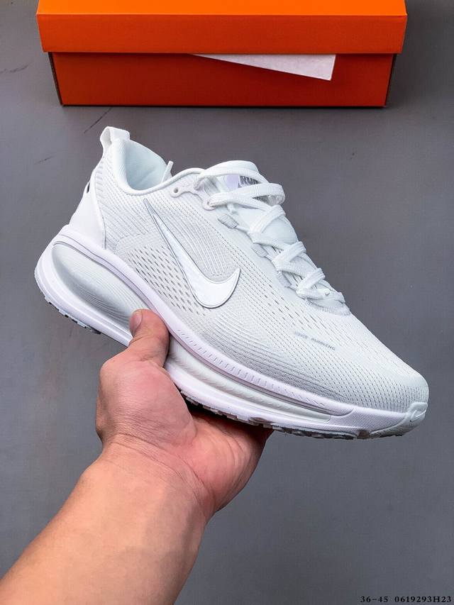 Nike Air Zoom Vomero 18 缓震透气休闲慢跑鞋 新版Vomero结合全新Zoomx和Reactx泡绵 提供双重缓震效果 铸就非凡迈步体验 0