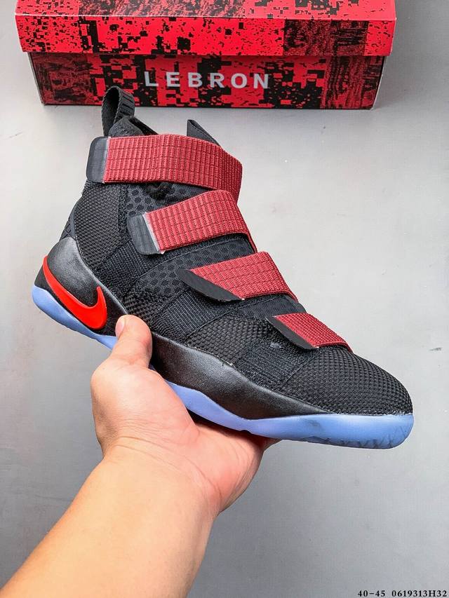 集图 耐克 Nike Lebron Soldier Xi 詹姆斯士兵11代 高帮实战篮球鞋 0619313H32
