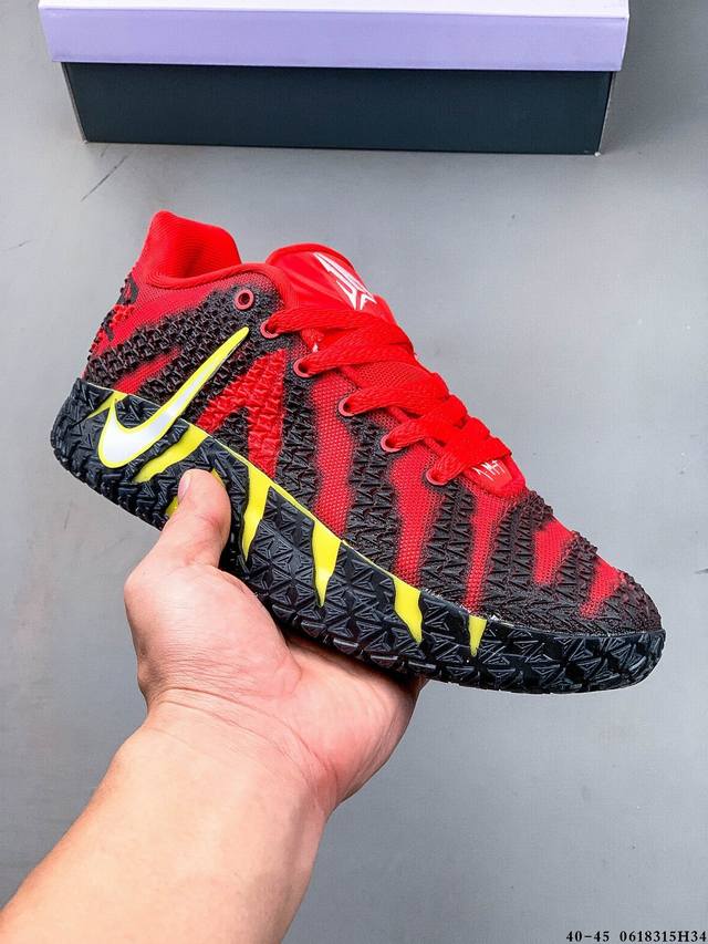 Nike 莫兰特三代 Zoom Ja 3 Ep 低帮休闲运动篮球鞋！ Ja 3 的设计旨在展现莫兰特大胆且充满活力的设计风格，将其亲力亲为的创意融入鞋型设计中，