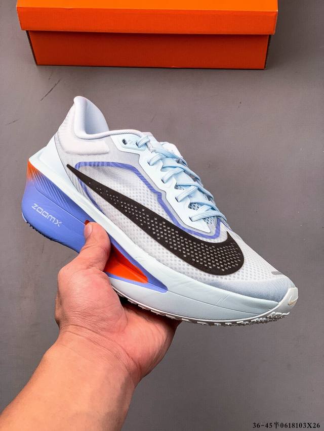 集图 公司级！耐克Nike Zoom Fly 6 竞速飞行6代系列低帮轻质缓震透气休闲运动跑步鞋 Nike旗下主打竞速训练的Zoom Fly 6突然官宣，让不少