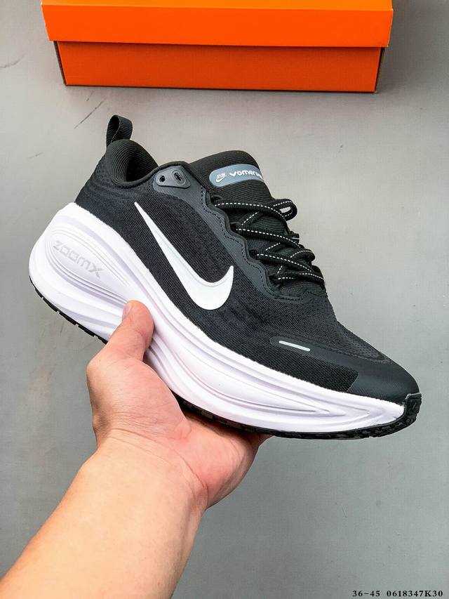集图 公司级！Nike Vomero 18 Plus 耐克 舒适减震防滑 低帮跑步鞋 全掌Reactx泡绵中底 前掌和后跟还配备了Air Zoom气垫单元 据说