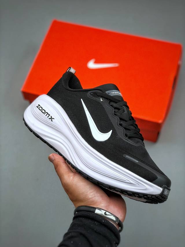 Nike Vomero Plus轻盈跑鞋 舒适百搭防滑耐磨 低帮 休闲跑步鞋男女同款货号：Hv8150 002 尺码：36-45