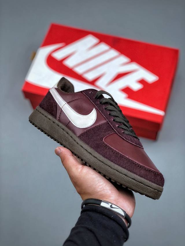 Nike Field General 低帮复古联名篮球鞋 低帮复古联名篮球鞋引领潮流的Union La再次大胆挑战设计界限 倾力重塑 注入多元且极具辨识度的品牌