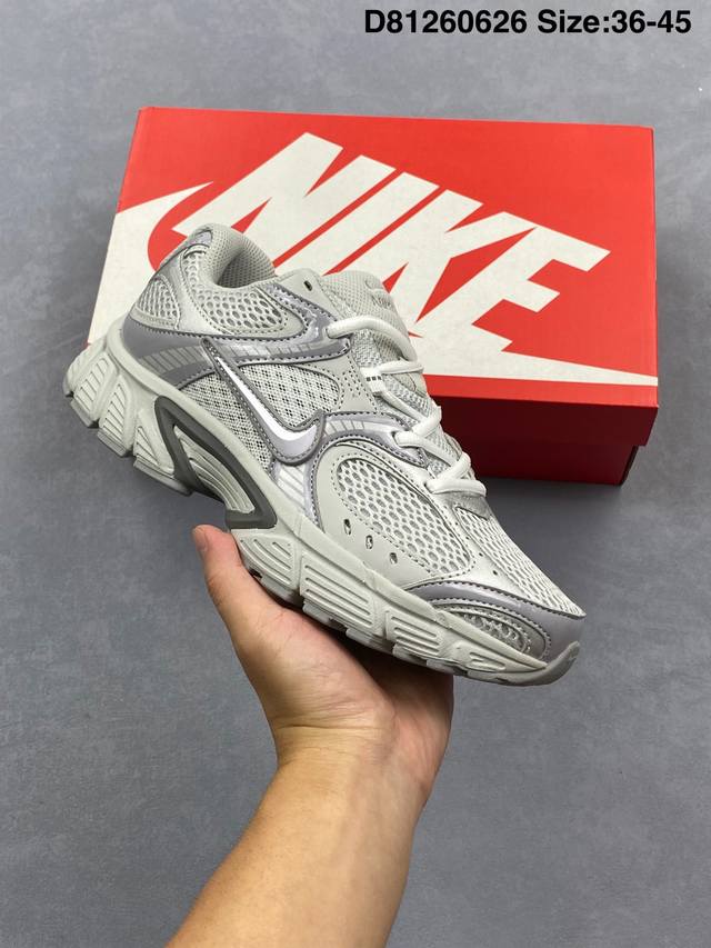 公司级Nike V5 Rnr 耐克 舒适百搭防滑耐磨 低帮休闲鞋 鞋面是大网孔设计 透气性超强 夏天穿完全不会闷脚 特别适合现在这种天气 中底是泡棉材质 脚感特
