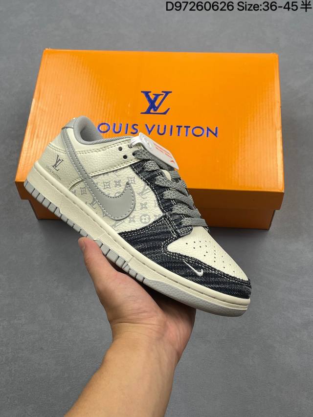 Nike Dunk Sb Low 全新配色 定制Dunk Sb顾名思义，具有经典的Dunk血缘，又注入了更多的时尚元素。相较于普通的Dunk滑板鞋，改良版的Du