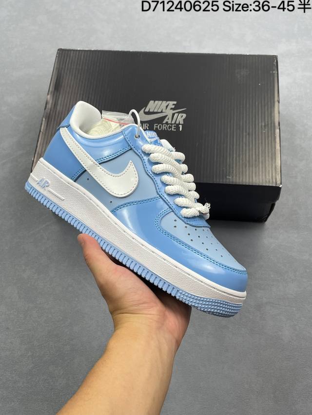 公司级耐克Nike Air Force 7 空军一号低帮百搭休闲运动板鞋。柔软、弹性十足的缓震性能和出色的中底设计，横跨复古与现代的外型结合，造就出风靡全球三十
