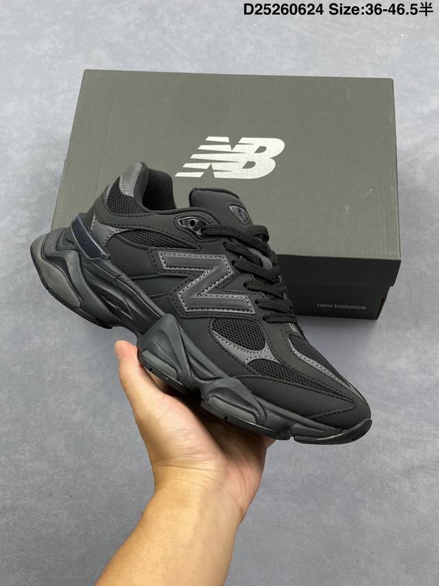 Nb9060 联名款 复古休闲运动慢跑鞋 鞋款灵感源自设计师本人对夏日的怀日回忆。鞋面大身由空间双格及磨砂鞋面拼接而生，夏日氛围拉满#采用大面积网眼以及麂皮材质