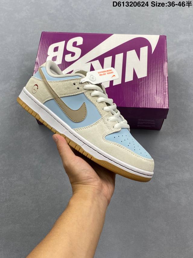 耐克Nike Sb Zoom Dunk Low 板鞋 系列经典百搭休闲运动板鞋加厚鞋舌的填充，使舒适性大大提升，同时也更方便穿脱中底部分则加入了脚感柔软舒适Zo