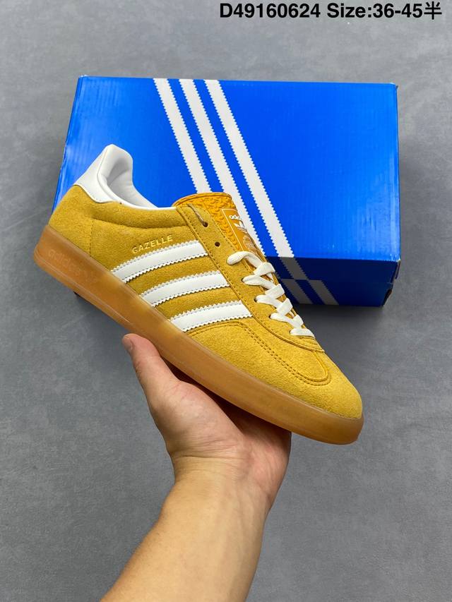 Adidas Originals Gazelle Indoor 三叶草休闲防滑耐磨低帮板鞋 鞋头出色设计 塑就出众贴合感 稳固的后跟贴合足部曲线设计 软弹舒适