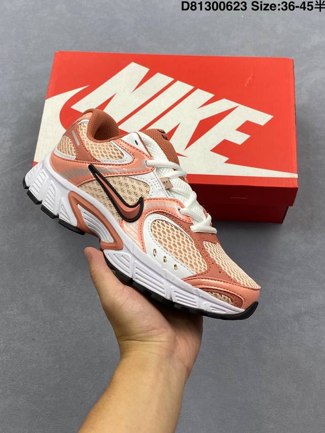 耐克Nike V5 Rnr 舒适百搭防滑耐磨低帮跑步鞋 舒适有型适合日常穿着 该鞋款延续千禧年经典设计搭载泡绵中底 厚实而轻盈匠心细节巧搭立体耐克勾标志焕新演绎