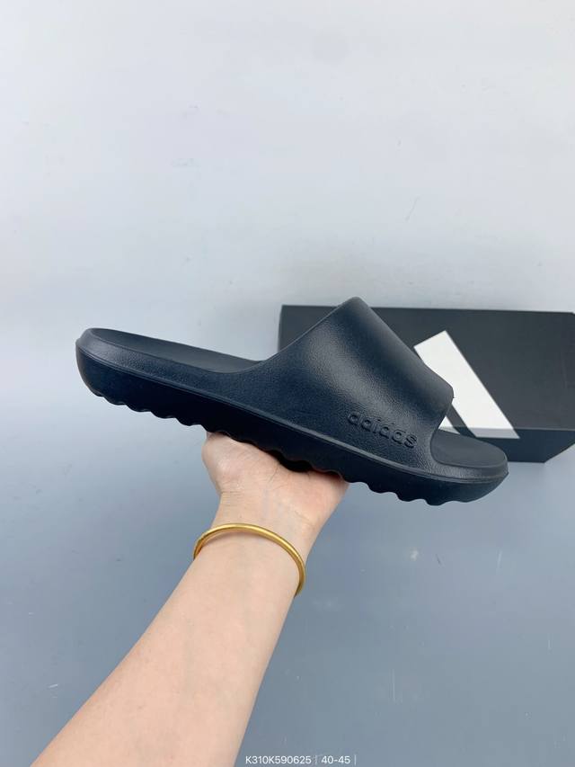 阿迪达斯Adidas Adilette Lumia 夏季舒适拖鞋 Size：如图 编码：K310K590625