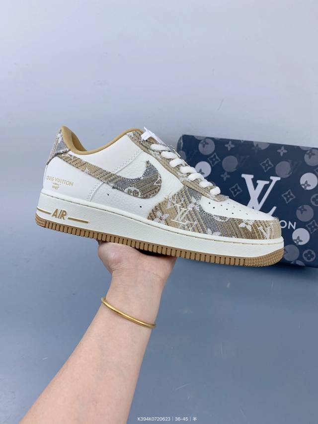 创意定制配色,法国顶级高奢品牌 Louis Vuitton X Air Force 1 07 8 Low Monogram 系列低帮经典百搭休闲运动板鞋 Siz