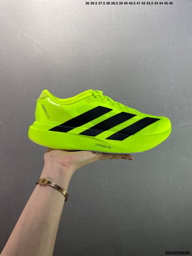 公司级Ad Adizero Evo Sl M 阿迪超轻透气缓震跑鞋 以令人难以置信的138克重量，刷新了跑鞋轻量化的记录，阿迪在材料科学和工艺技术上的深厚积累。