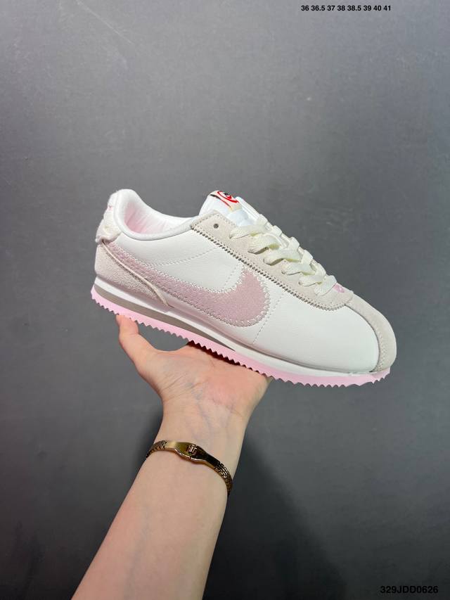 Nike Classic Cortez 耐克经典轻便舒适阿甘鞋休闲跑步鞋运动鞋 纯粹而执着的精神 使得Cortez种在了一代人的心里 无论是否喜欢它复古的鞋型
