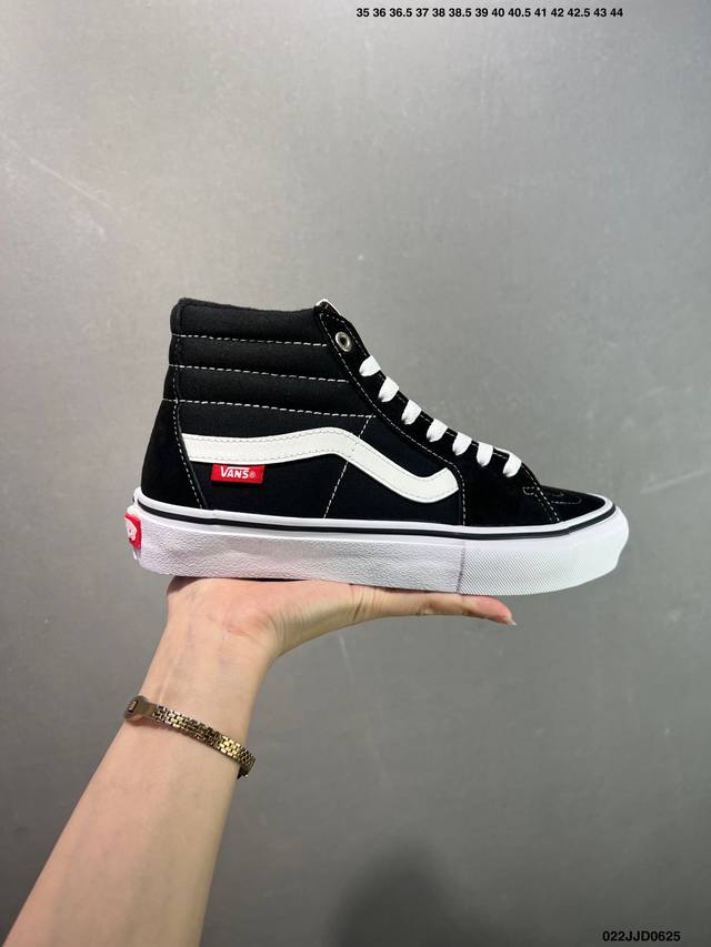 Vans Classics Knu Skool 苏格兰格纹拼接 厚鞋舌面包鞋 Vans联名超火的土豆鞋，复古经典，鞋头放大、包边上移加厚、鞋舌加厚。Vans C