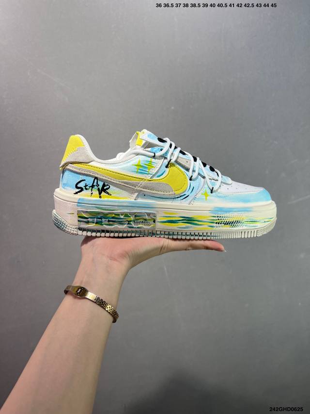 公司级Nk Air Force 1 Fontanka 全新时尚风 空军一号低帮休闲板鞋 Dv6984-100#鞋款设计灵感源自后苏联时期俄罗斯的理念和艺术，缔造
