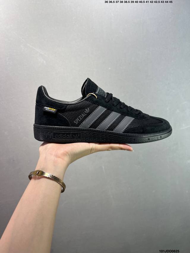 Ad Originals Handball Spzl 手球运动员系列百搭休闲运动板鞋 Ie6603 这款来自阿迪达斯的这款Handball Spzl前身是一双手