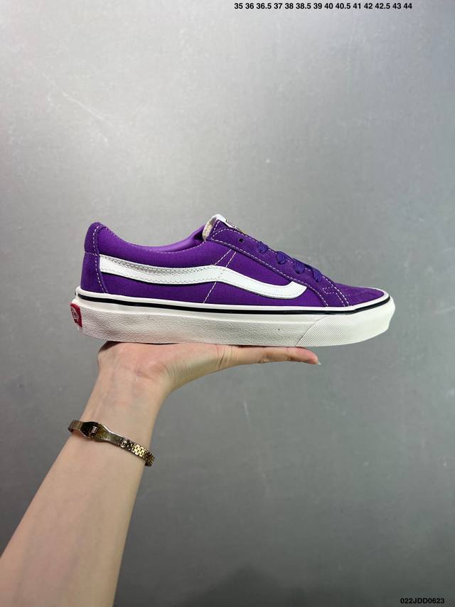 Vans Classics Knu Skool 苏格兰格纹拼接 厚鞋舌面包鞋 Vans联名超火的土豆鞋，复古经典，鞋头放大、包边上移加厚、鞋舌加厚。Vans C