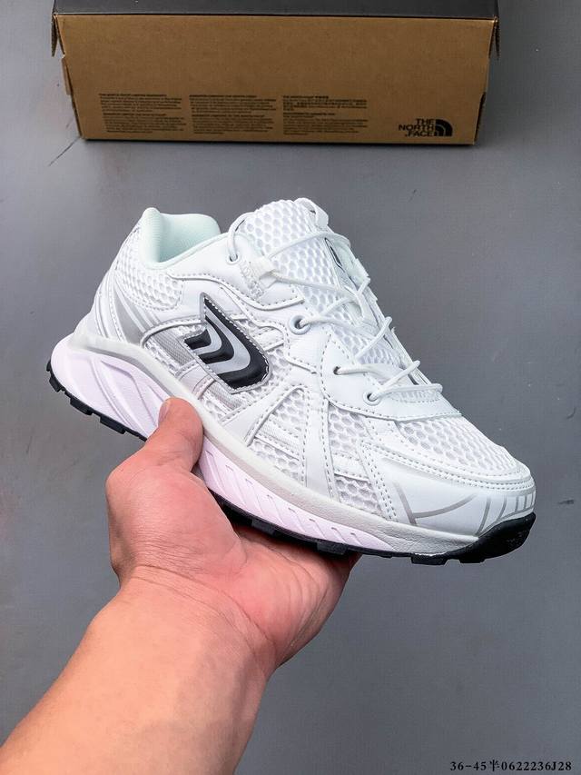 集图 The North Face 北面 25新款休闲透气防滑跑鞋运动鞋 0622236J28