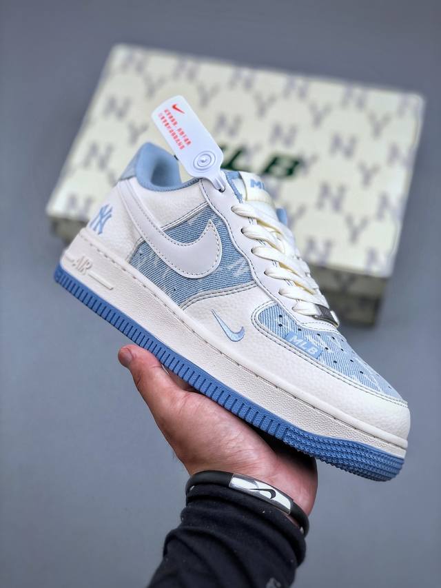 Nike Air Force 1 Low 联名原楦头原纸板 打造纯正空军版型专注外贸渠道 全掌内置蜂窝气垫 原盒配件 原厂中底钢印、拉帮完美 货号：Hs8068