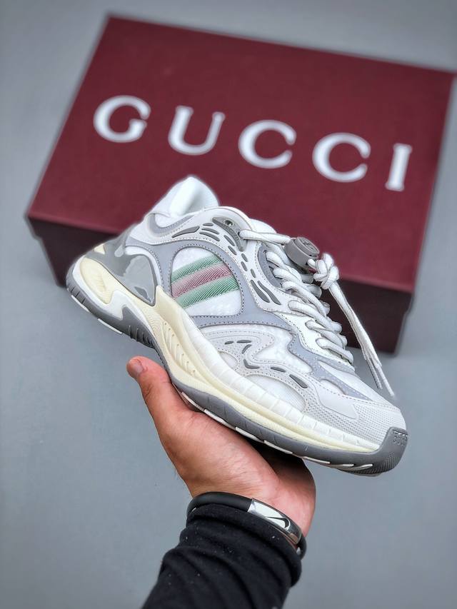 Gucci 古驰 圆头抽绳 高奢百搭休闲男女士运动鞋 明星同款缓震慢跑鞋 小红书爆款厚底增高老爹鞋 鞋面走线工整 清晰质感 高端时尚 简约大气 防滑舒适。 后跟