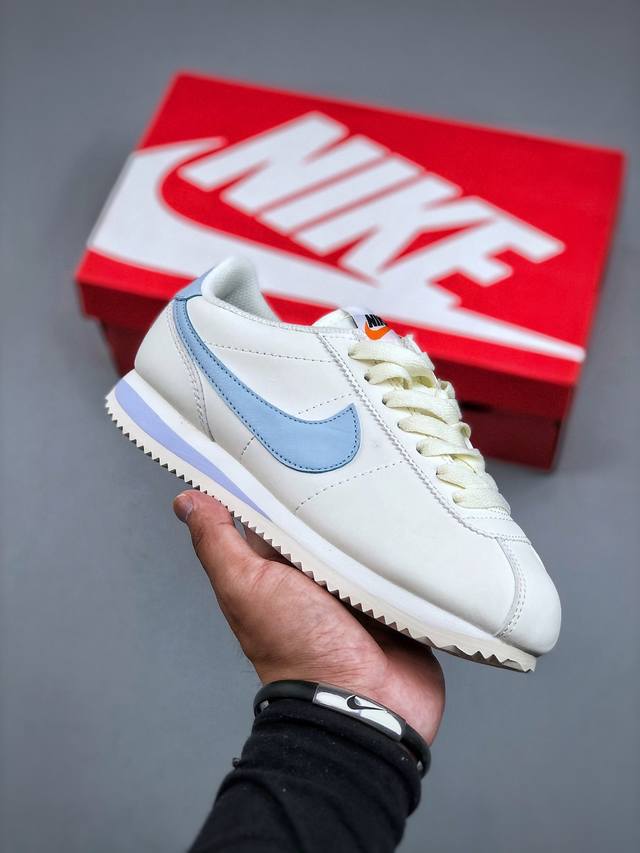 Nike Classic Cortez 耐克经典轻便舒适男子阿甘鞋休闲跑步鞋运动鞋 纯粹而执着的精神 使得Cortez种在了一代人的心里 无论是否喜欢它复古的鞋