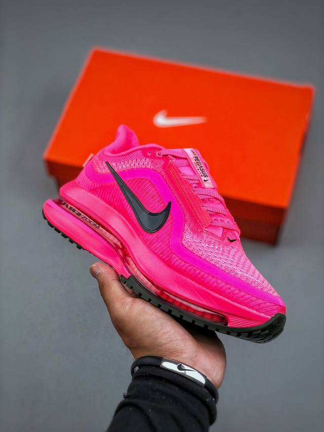 Nike Air Zoom Pegasus Premium 耐克 新款气垫缓震休闲跑步鞋 Pegasus Premium 搭载了 Nike 最先进的三重技术 为
