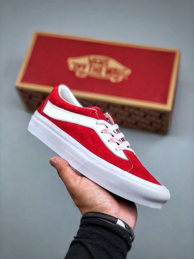 小红书爆款 Vans Bold Ni 红色 大红 低帮 经典复古红白低帮休闲全翻毛皮硫化板鞋 尺码：35 36 36.5 37 38 38.5 39 40 40