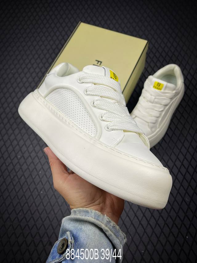 B Fendi 芬迪 板鞋 休闲鞋 独家官网一比一开模 渠道原装订单 釆用精选舒适面料 鞋面走线工整 清晰质感 高端时尚 简约大气 尺码：39-44 编码：88