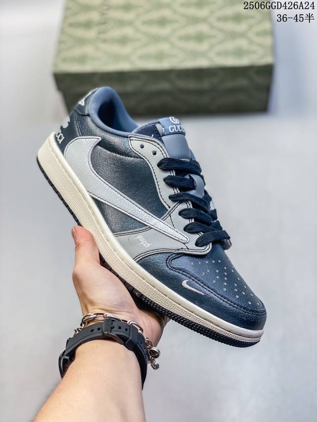 海外爆款限量发售！Travis Scott X Fragment Design X Jordan Air Jordan 1 Low Og Sp “古驰联名---