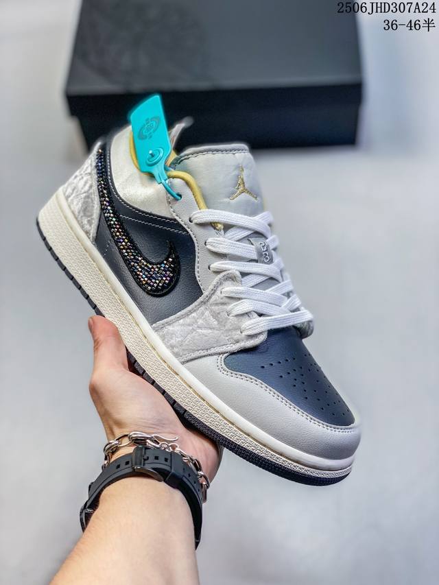 公司级 耐克 乔丹Air Jordan 1 Low Aj1 乔1 乔丹1代Aj1 低帮复古文化休闲运动篮球鞋。从1985 年面世的元年款汲取设计灵感，采用简洁大