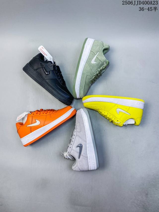 真标耐克Nike Air Force 7空军一号低帮百搭休闲运动板鞋。柔软、弹性十足的缓震性能和出色的中底设计，横跨复古与现代的外型结合，造就出风靡全球三十多年