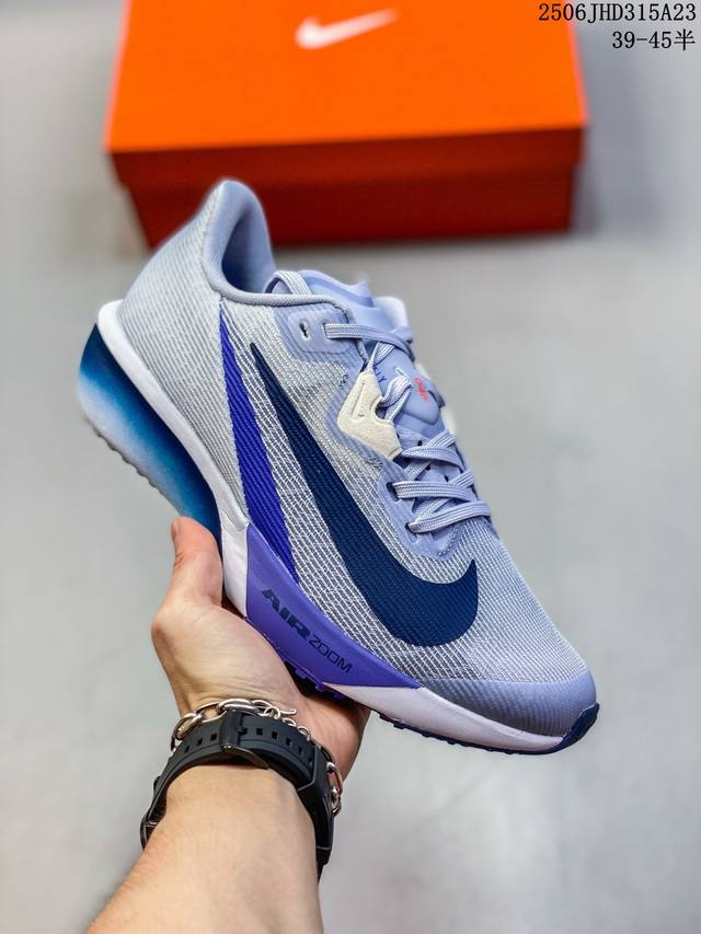 Nk Air Zoom Rival Fly 4 浅紫色 竞速飞行4代轻质缓震透气跑步鞋 鞋面采用轻盈透气网面打造，足底前掌搭载Air Zoom缓震内置气垫，足弓