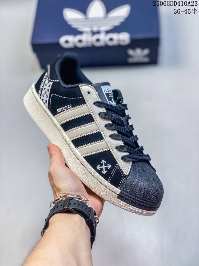 纯原 Clot X Ad Originals Supertar#贝壳头Ow联名限定 贴合柔软皮料黑白配色 ，这双鞋的整体设计思路和风格可以说很Clot。鞋款整体