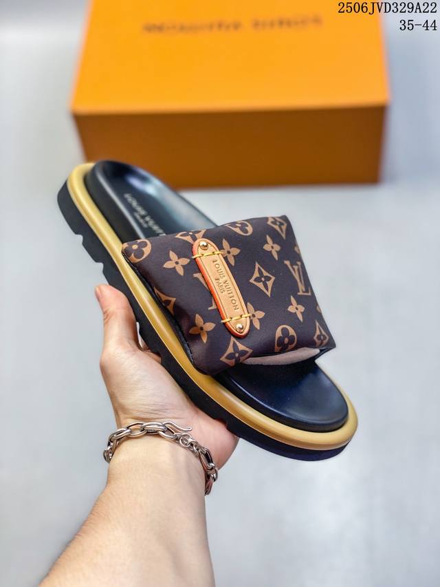 Louis Vuitton 专柜 春夏新款 最高限定 专柜上新 Lv情侣厚底魔术贴拖鞋 明星同款 网红博主推荐 ◆ 原版开模 代购版本 ◆ Lv 原版3D打印老