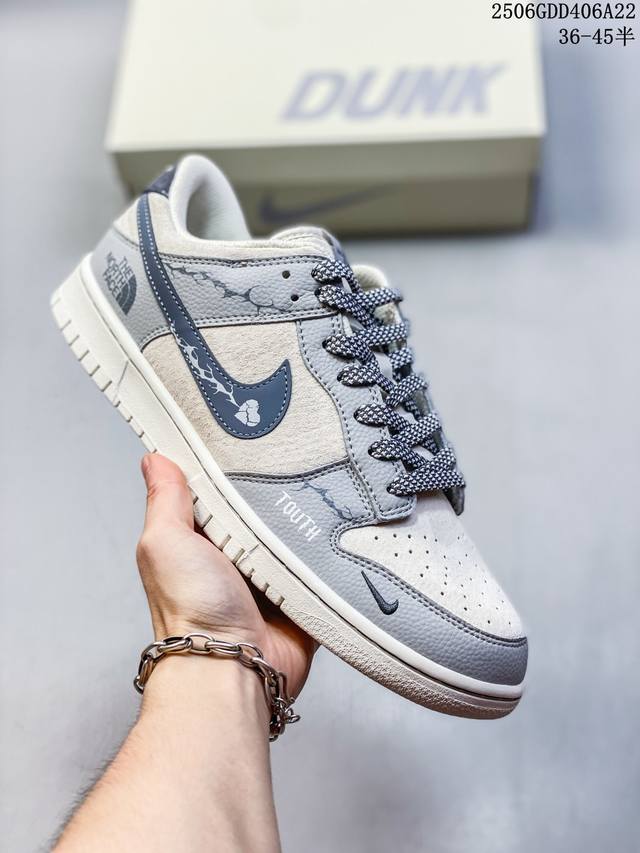 海外爆款限量发售！公司级 Nike Sb Dunk Low“北面联名 猪八灰勾” 周年高端定制 低帮休闲板鞋 定制鞋盒 大厂纯原品质出货 超高清洁度 皮料切割干