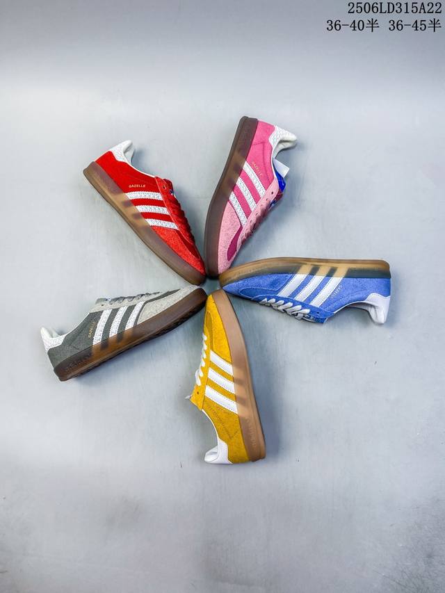 Originals Gazelle 舒适百搭 低帮 男女同款 灰白 德训鞋 Gazelle是一款经典且时尚的运动。Gazelle以其简洁流畅的线条设计赢得了众多