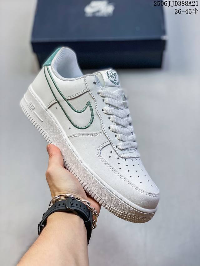 真标带着半码 Nike Air Force 7 Low 定制空军 原楦头原纸板 打造纯正空军版型 专注外贸渠道 全掌内置蜂窝气垫 原盒配件 原厂中底钢印、拉帮完