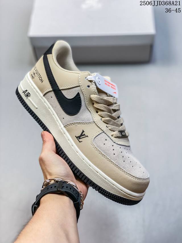 真标带着半码 Nike Air Force 7 Low 定制空军 原楦头原纸板 打造纯正空军版型 专注外贸渠道 全掌内置蜂窝气垫 原盒配件 原厂中底钢印、拉帮完