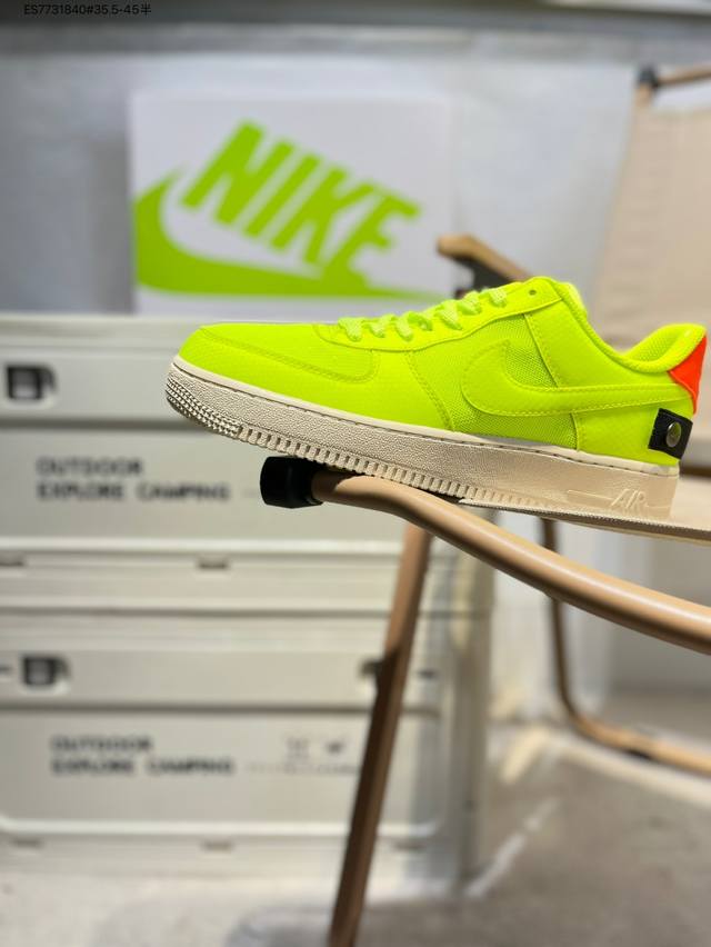 618福利特价耐克 Nike Air Force 1 '07空军一号 百搭休闲运动板鞋。柔软、弹性十足的缓震性能和出色的中底设计，横跨复古与现代的外型结合，造就