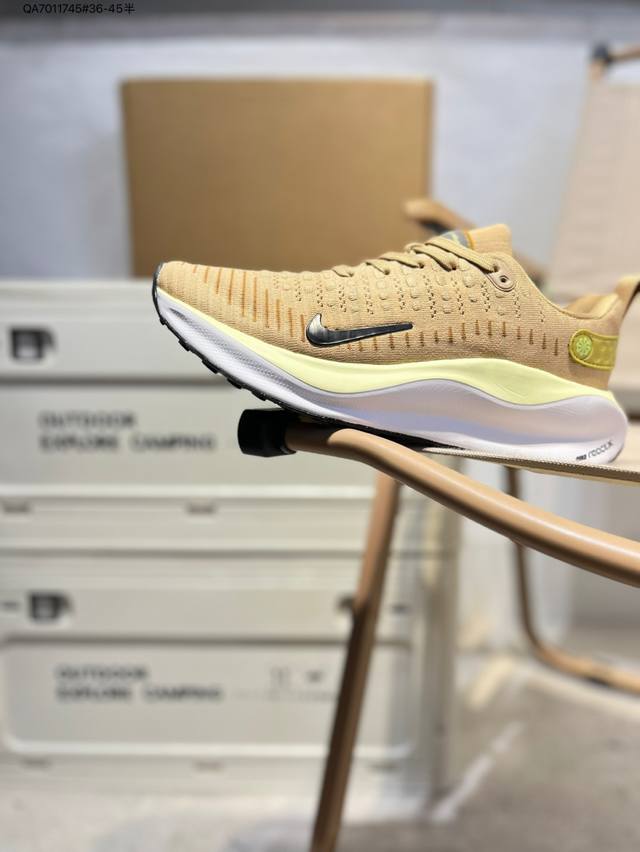 耐克Nike Air Infinity Run 4瑞亚机能风疾速系列越野缓震休闲运动鞋。新品首发 官方正确版原装组合大底 它鞋面足够灵活，可满足您的日常穿着需求