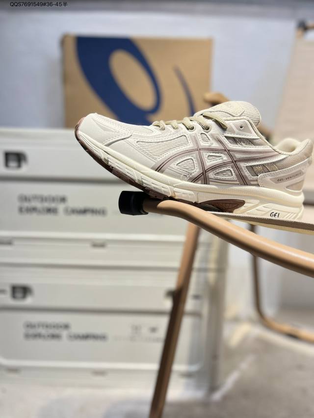 Asics Gel-Venture 6亚瑟士经典跑鞋 如今机能风和户外风吹得正劲，便是主打“Urban Outdoor机能越野风格”，城市和户外场景都能轻松应对