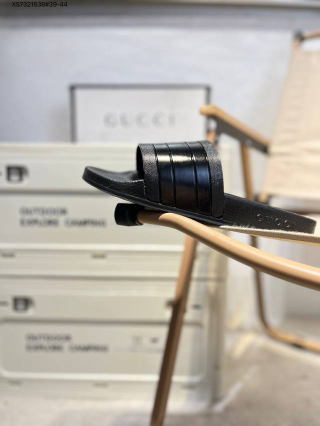Gucci拖鞋系列 全新配色潮人必备，广东原厂！古驰 Gucci Leather Slide With Bow 沙滩皮革一字拖高奢拖鞋Xs7321538#39-