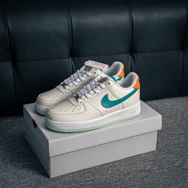 核心私 Air Force 1 原装级别 原楦头原纸板 打造纯正空军版型专注外贸渠道 全掌内置蜂窝气垫 原盒配件 原厂中底钢印、拉帮完美 货号：Hm3728 1